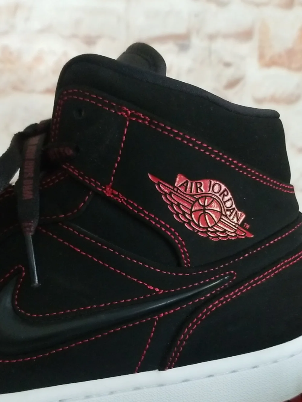 Air Jordan 1 Mid Fearless Sneakers